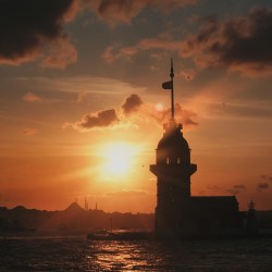 Sunset Istanbul Bosphorus Cruise with Cookies